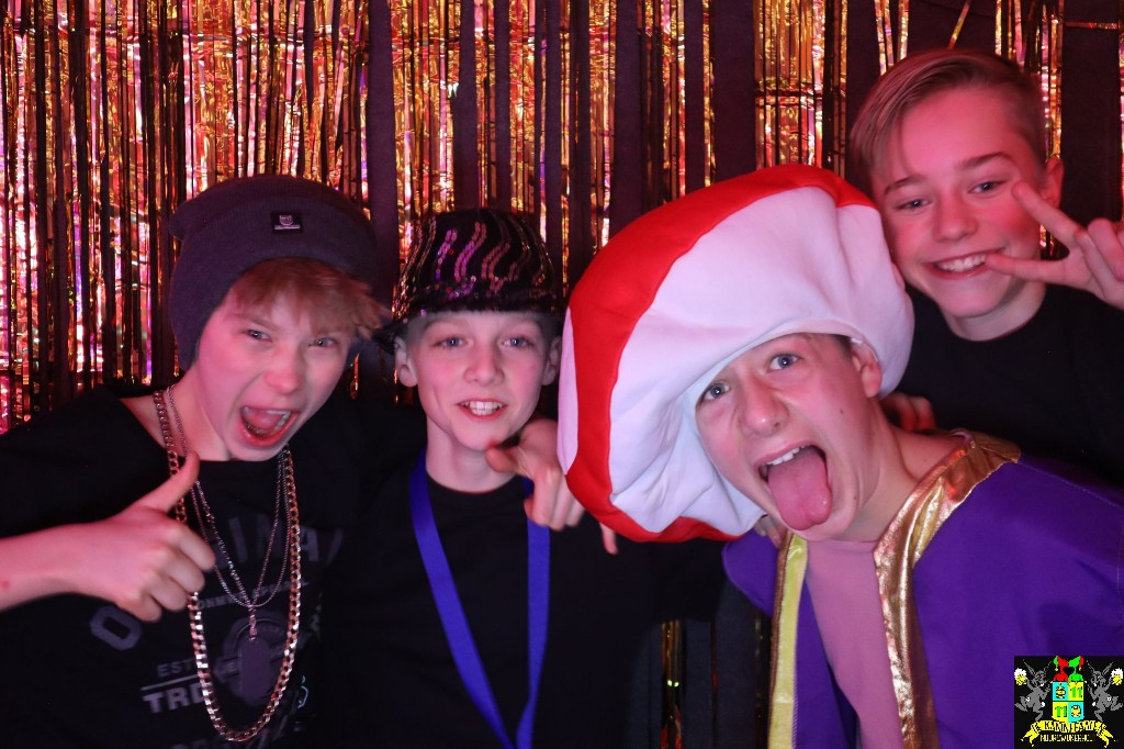 ../Images/Jeugd Opwarmbal Photobooth 263.jpg